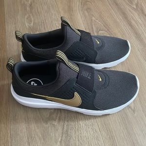 WMNS AD COMFORT 'BLACK METALLIC GOLD'